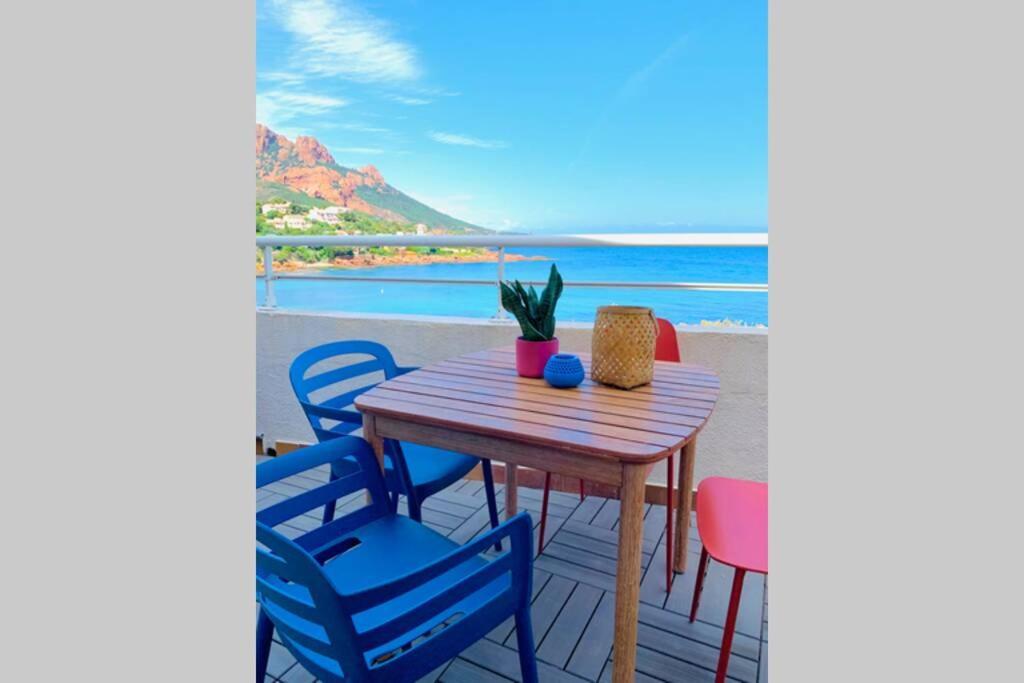 Appartement Antheor - vue exceptionnelle - refait à neuf 4 couchages à Saint-Raphaël Extérieur photo